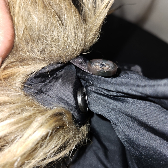 Hollister Women's Long Puffer Jacket With Faux Fur Trimmed Hood - Picture 8 of 9